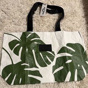 New with tags aloha collection holoholo monstera reversible tote